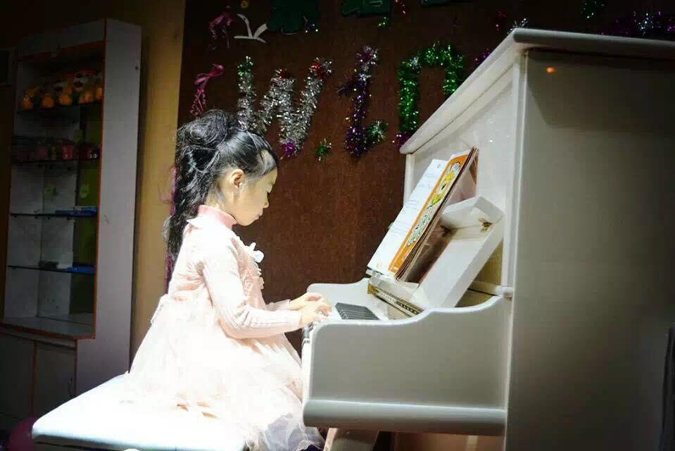 日照樂譜生半小時 輕松啟蒙，讓孩子愛上彈鋼琴